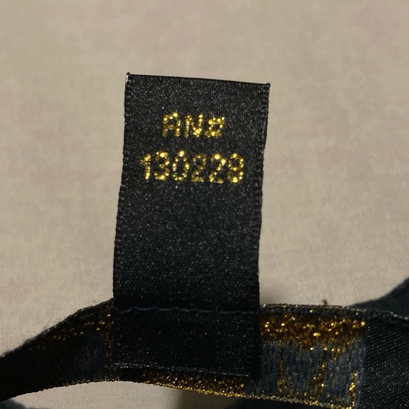 Vintage Rocawear Black‎ Women’s Shirt with Side Ruching and Bedazzled Back - Picture 8 of 14